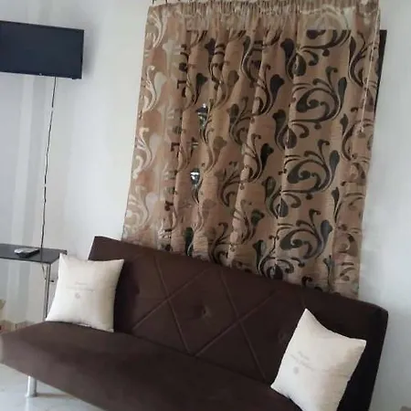 Maira Luxury * لِتوخورو